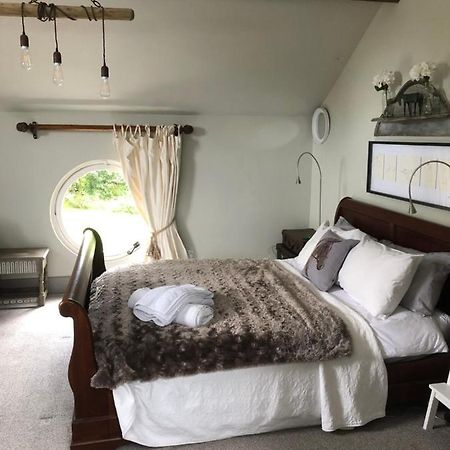 Spurstow The Jockey Room Hideaway מראה חיצוני תמונה